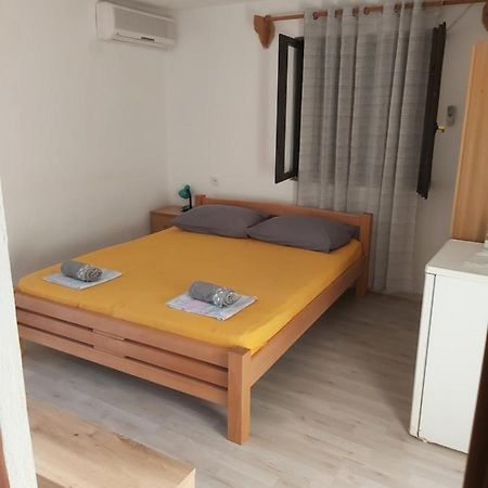 Hotel Soba Janja Bol Zewnętrze zdjęcie